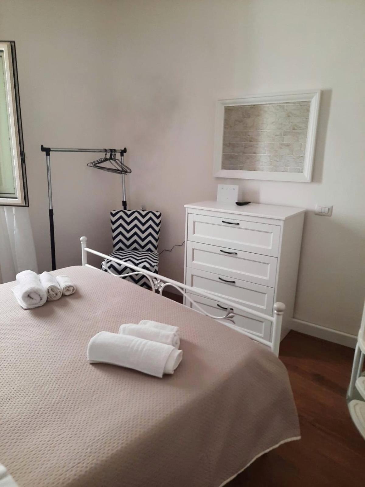 Guest House Santa Caterina Монополи Экстерьер фото